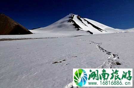 怀揣激情登雪山 大学生登透明梦柯全