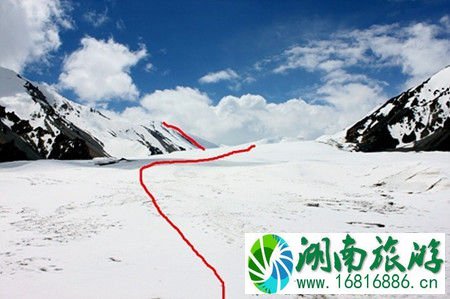 怀揣激情登雪山 大学生登透明梦柯全