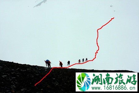 怀揣激情登雪山 大学生登透明梦柯全