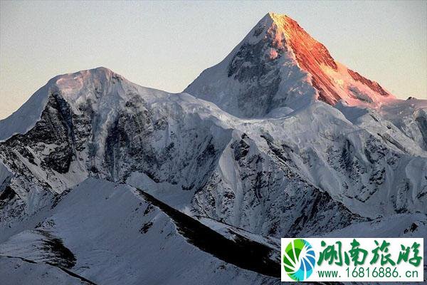 四川海拔最高的山