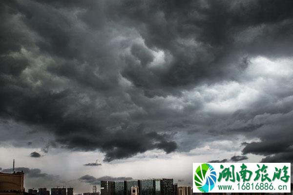 京津冀四川等地局地有大暴雨 发布暴雨黄色预警