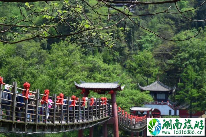  都江堰风景区在哪儿