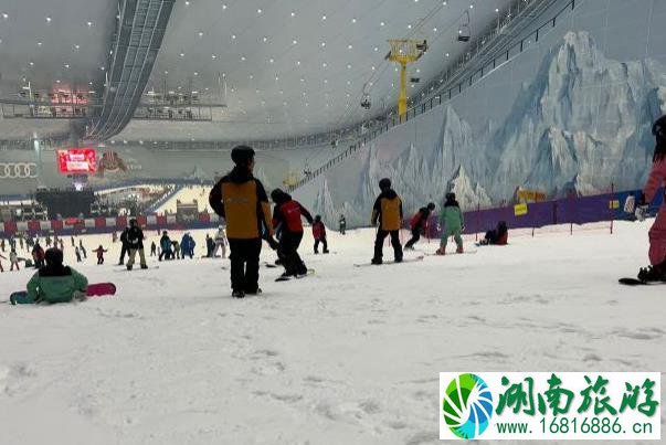 成都哪里有室内滑雪的地方 成都室内滑雪场价格