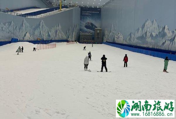 成都哪里有室内滑雪的地方 成都室内滑雪场价格