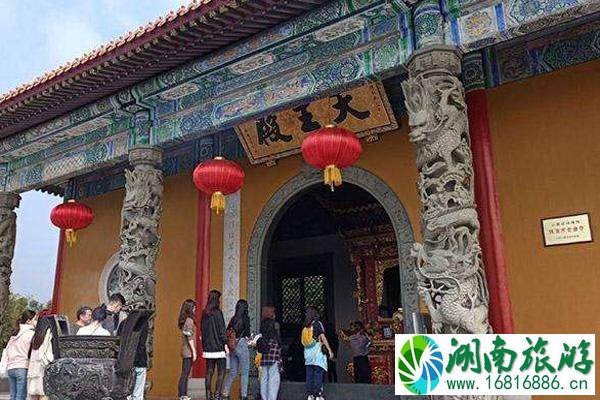 受疫情影响珠海金台寺1月15日起实施双暂停的通知